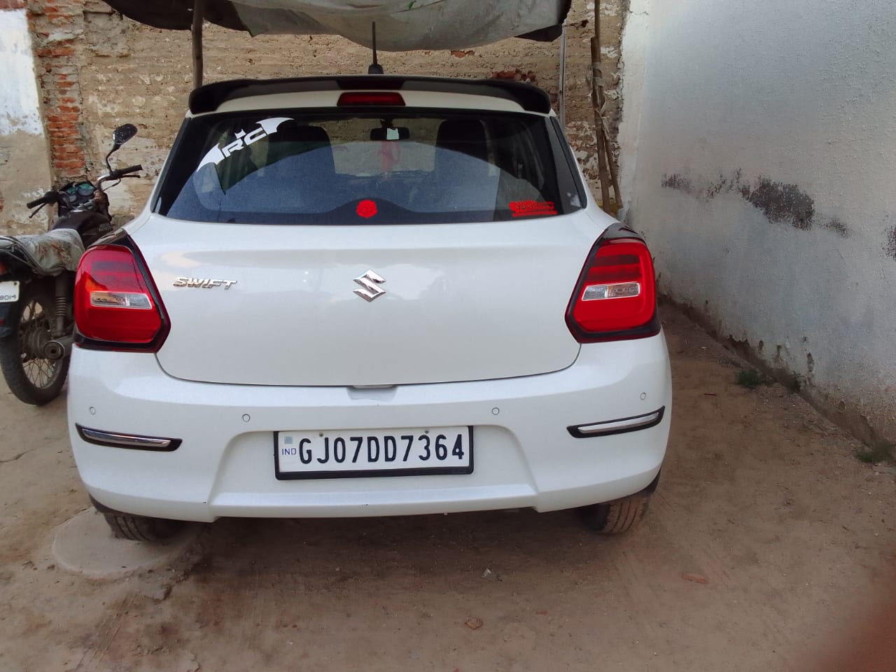 Details View - Maruti Suzuki Swift photos - reseller,reseller marketplace,advetising your products,reseller bazzar,resellerbazzar.in,india's classified site,Maruti Suzuki Swift , Old Maruti Suzuki Swift, Used Maruti Suzuki Swift in Ahmedabad , Maruti Suzuki Swift in Ahmedabad